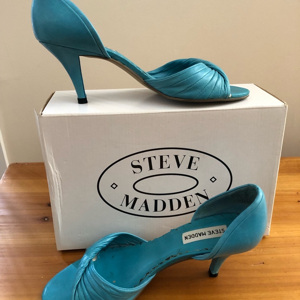 Steve Madden peep toe sandal